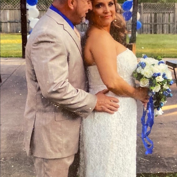 David's bridal gown worn once been cleaned. - Picture 10 of 14